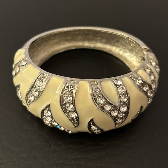 Vintage Cream and Silver Bracelet with Rhinestones - Picture 4 of 11